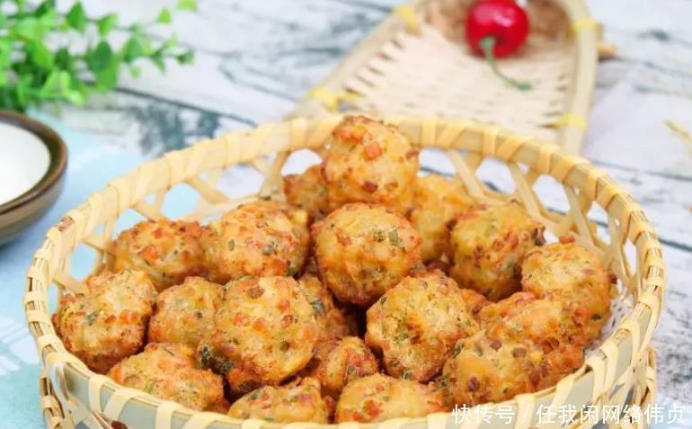 金黄|炸萝卜丸子,加面粉还是淀粉都不对,这么做金黄酥脆,放凉不软