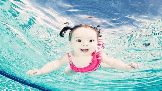 婴儿|婴儿游泳到底好不好？大多父母为随大流 这些潜在风险不可忽视