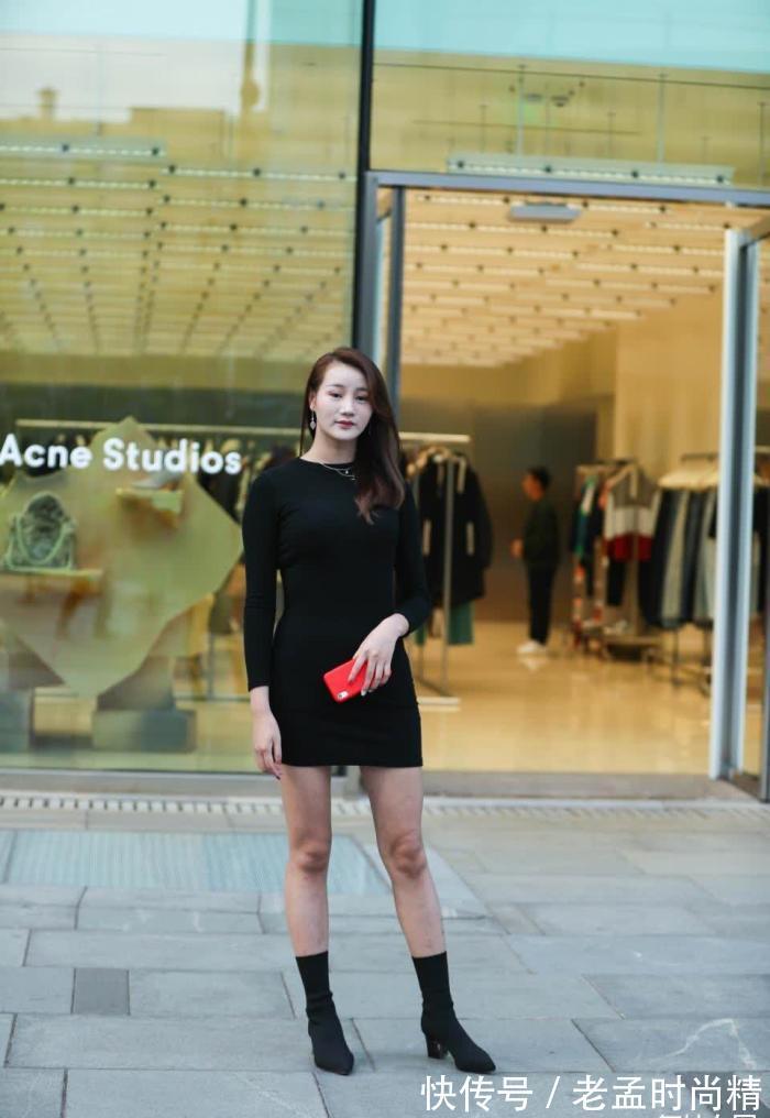 曲线 紧身裙展现完美曲线,这身材太好了