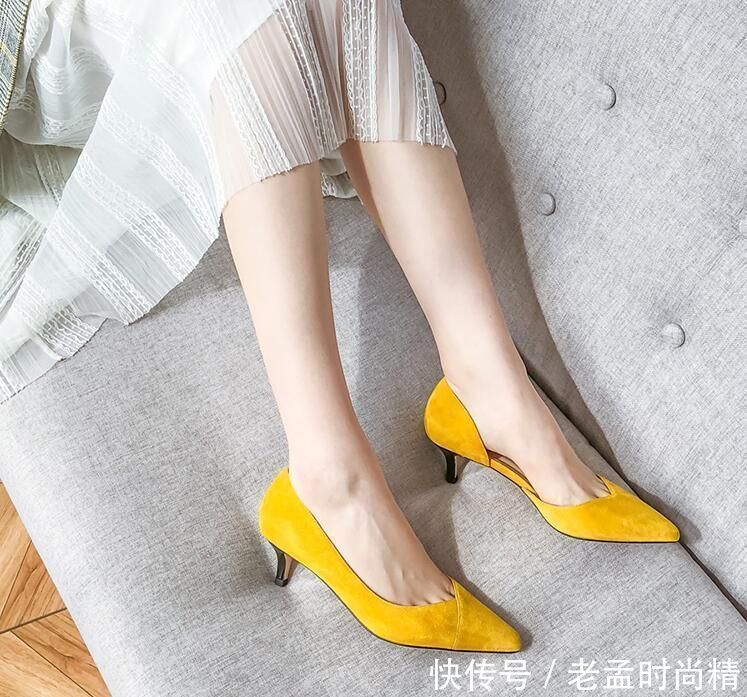 清新典雅的高跟鞋,散发着优雅精致的女人味