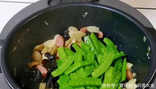 炒荷兰豆时,切记不要直接下锅炒!教你一招,翠绿爽口又入味
