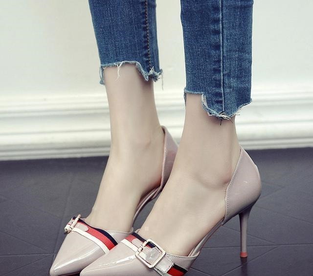 尖头 一双漂亮的脚，一定要有这么一双尖头高跟鞋，来衬托它的美