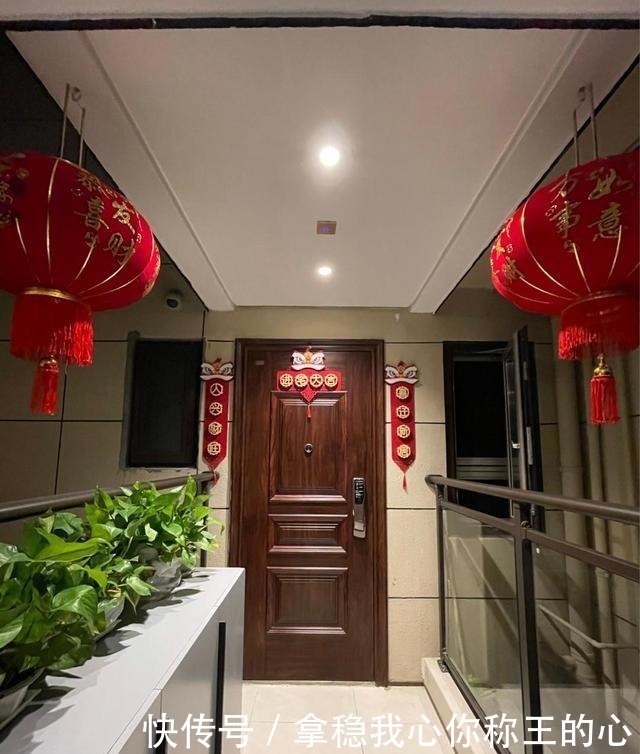 背景墙|高颜值的新房终于入住,电视墙非常大气,儿童房床头打柜子很实用!