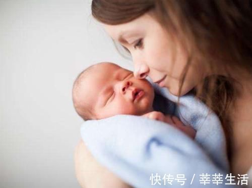 阿姨们|3个月的婴儿,是该“横抱”还是“竖抱”?哪种方式对孩子更有利