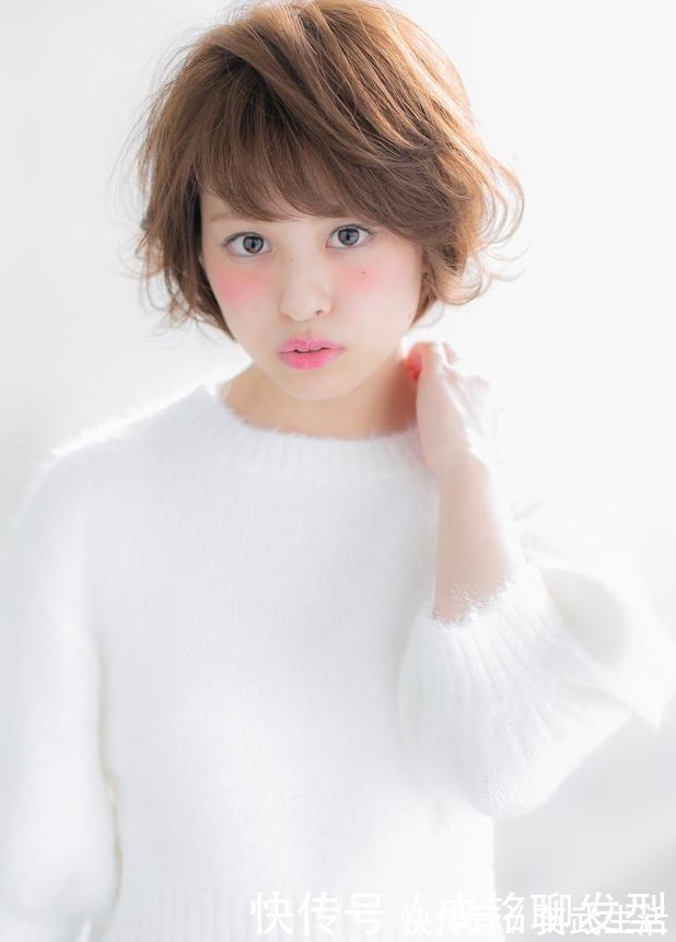 蓬松感|脸圆发量少发质细适合哪种发型呢?短发时尚减龄,蓬松又显发量