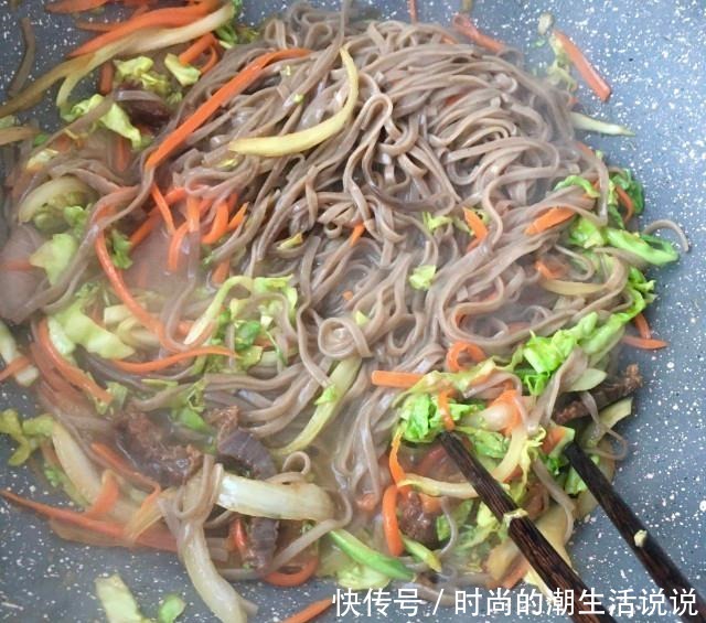 烧驴肉炒面,味道比鲜肉做的更入味