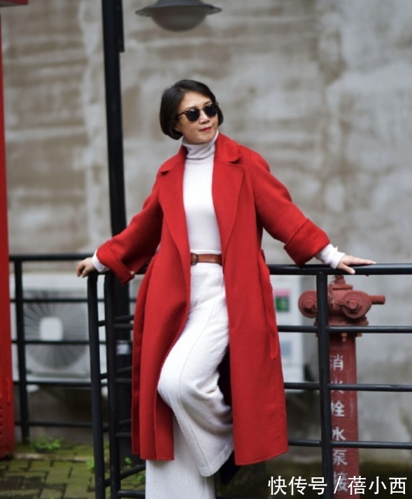 女人|年过40的女人要怎么穿才得体?一看版型、二看搭配,早学早有气质