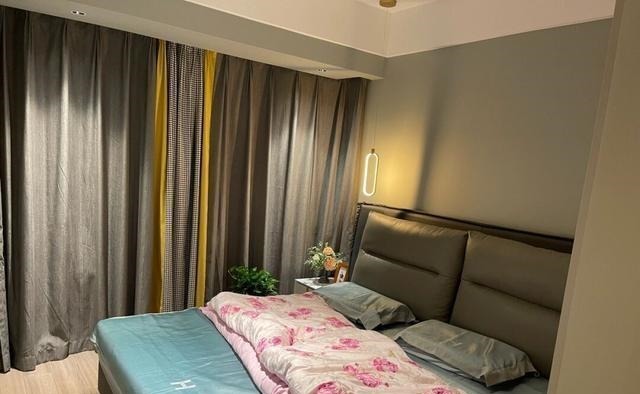 玄关|装修一年多终于完工,墙面刷艺术墙漆非常有档次,一家人都满意