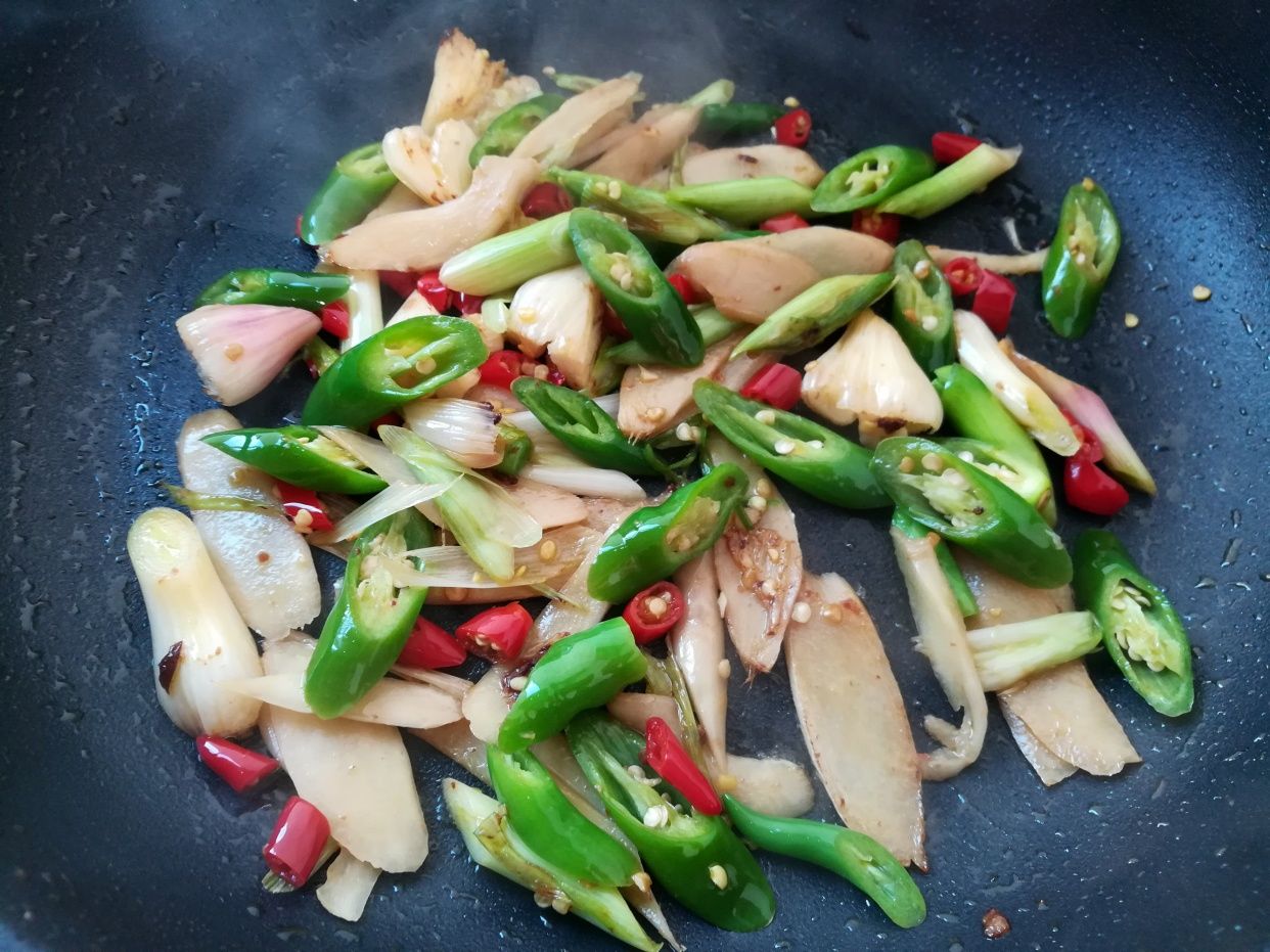 冬天外行人吃牛羊肉,内行人专吃它,营养又滋补,怕冷的人多吃点