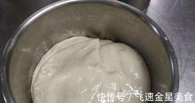 冷水面|烙饼和面用冷水还是热水难怪特别硬，教您几招，又软又香还出层！