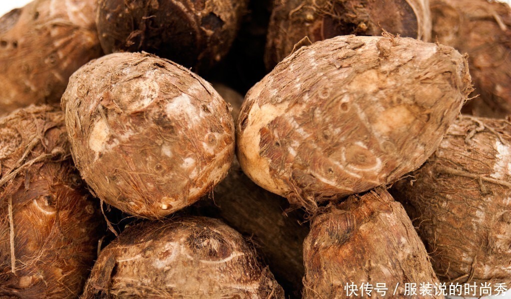 小孔|怎样才能挑到又粉又糯的芋头菜贩子教我5招,个个粉糯,很实用