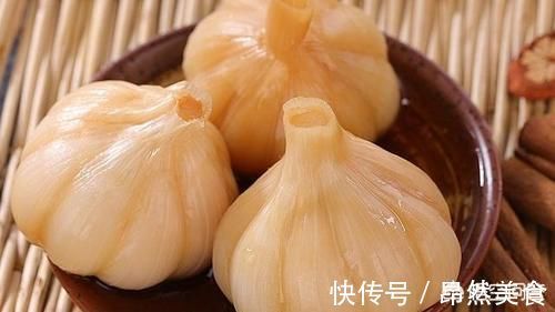 正宗的糖醋蒜的配方是什么，如何做的好吃入味？