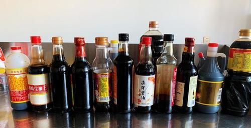 餐饮行业大厨一般都有自己独门制作的二次加工酱油，这是怎么做的，做好后可以保存多久？