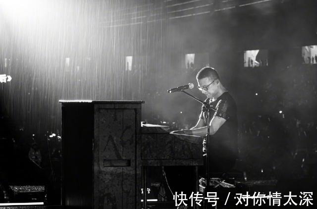 演唱会|下半年第一个办大型演唱会的,果然是他