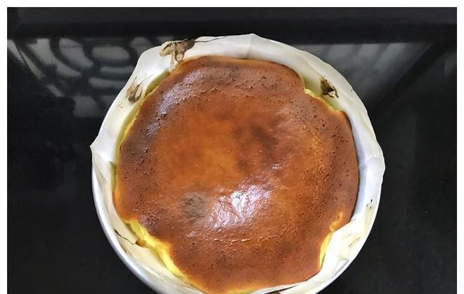 巴斯克|不用面粉就能做的蛋糕，醇香浓郁入口即化，简单易做，零失败