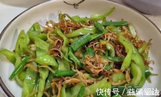 龙须菜|朋友来吃饭,宝妈花45元做一桌菜,朋友吃撑了,孩子爸却说抠门
