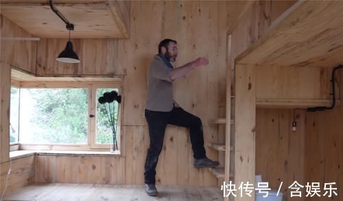 小菜园|他用40棵松树,在荒山野林建起小屋,屋顶种菜生活自给自足