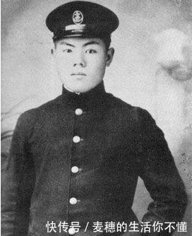 飞行员|太平洋战争时日军飞行员古贺忠义拧断脖子死亡,一个月后才发现