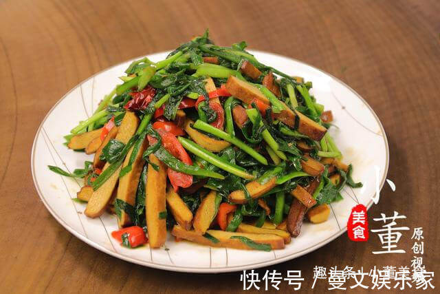 做法|1把韭菜,1块香干,做法简单,5分钟就学会,开胃又下饭