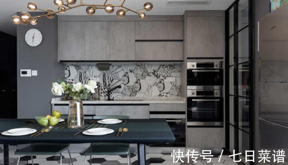 墨绿色|凭窗眺望都市风光,用现代风谱写空间乐章,感受慢节奏的美好生活