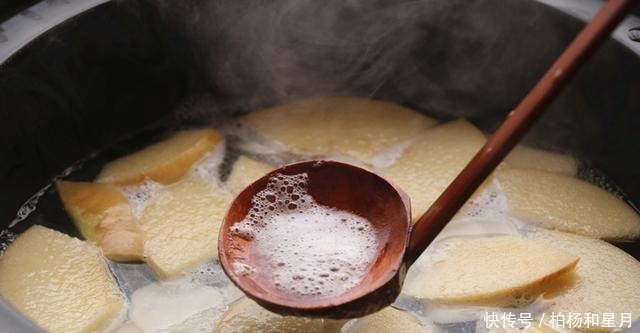 春天,把苹果和山药一起煮,我家每周喝3回,很多人不知道有啥用