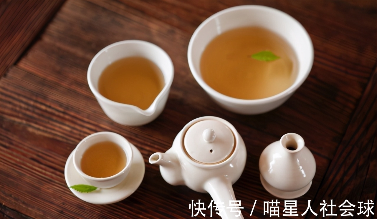 记忆力|经常喝茶的人与只喝白开水的人相比，哪个更健康？带大家了解下