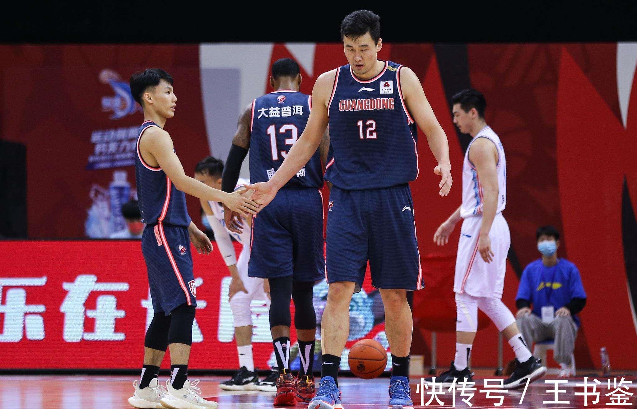 广东队|噩耗!苏伟确认被停赛2场,易建联失去替身,杜锋该启用谁
