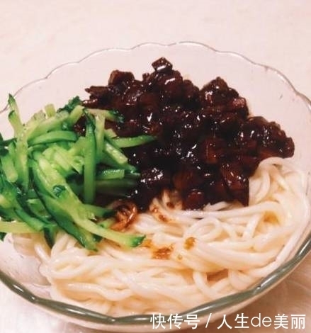 好吃|炸酱面最正宗做法,好吃又简单,老公直呼过瘾!