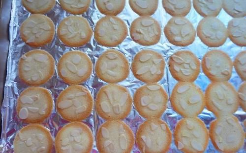 在家自制瓦片酥,咬一口酥掉渣,吃了还想吃