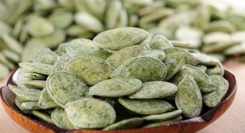 女性担心脸生黑斑，推荐常吃以下食物，淡斑去皱，排毒护肤