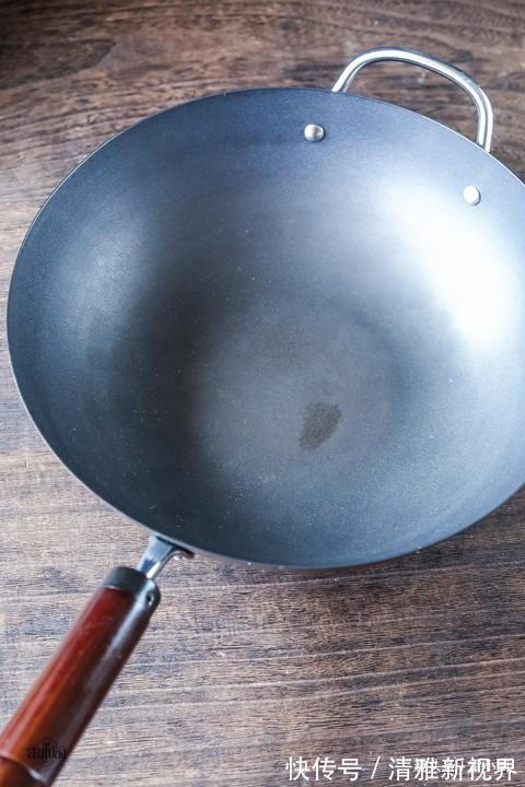 铁锅怎么开锅教你方法,用多久都不粘锅不生锈,方法简单又实用