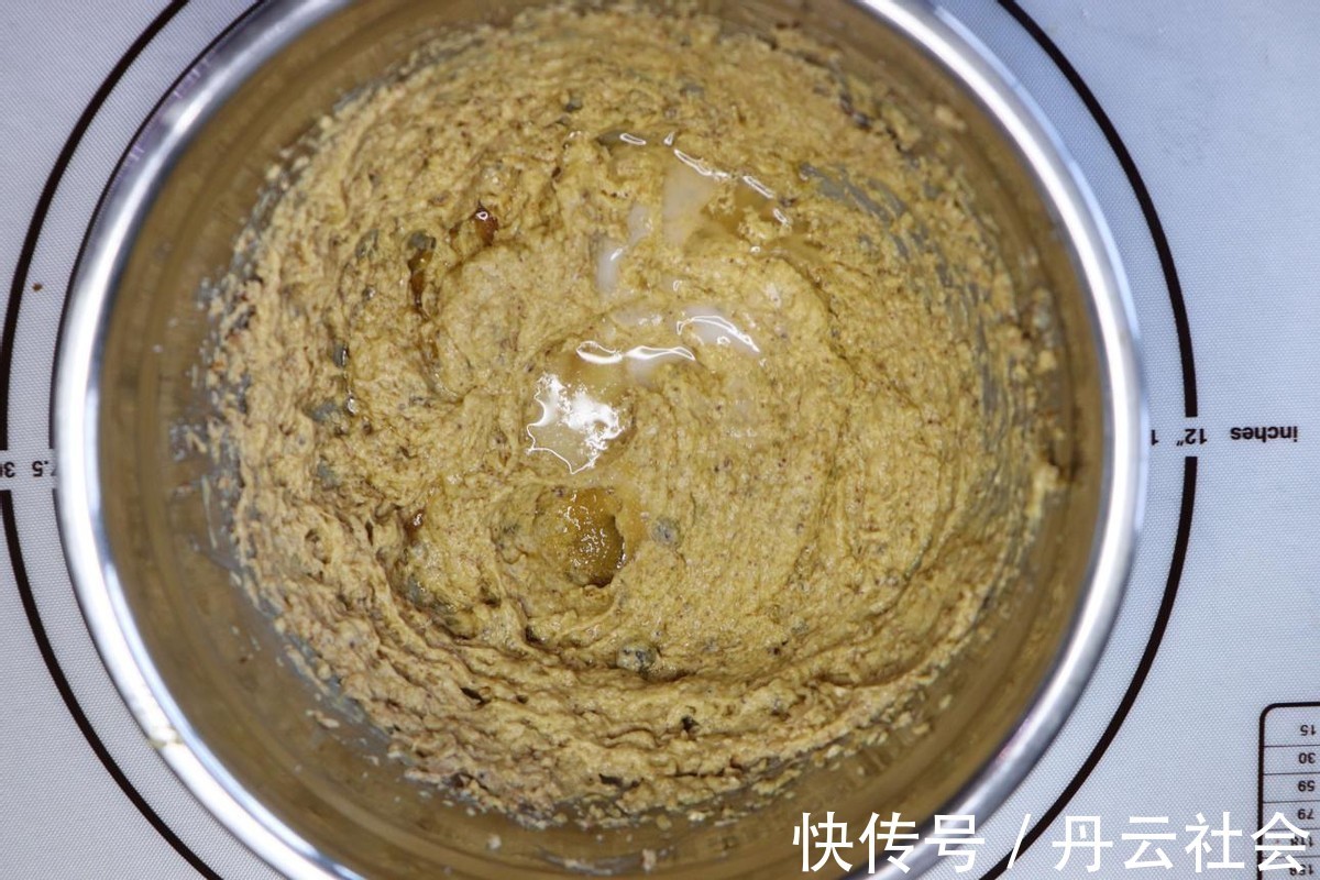 吃起来|这饼干小小一个,吃起来有别样的口感,做的跟外面卖的没两样