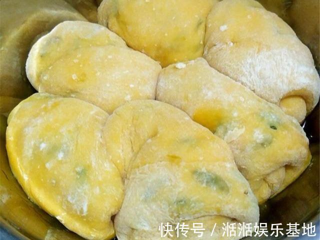 烤箱|懒人面包家常做法，不用烤箱不用电饭煲，出锅柔软蓬松，真香