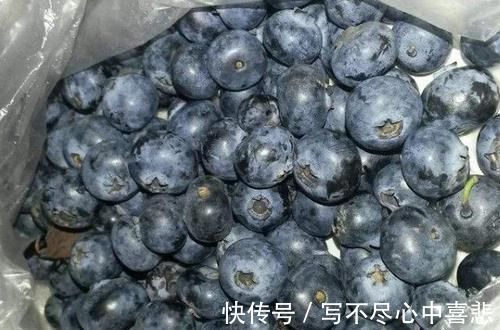 柚子|湿气重的人平时尽量多吃4种水果,助你排出体内湿气,远离大肚腩