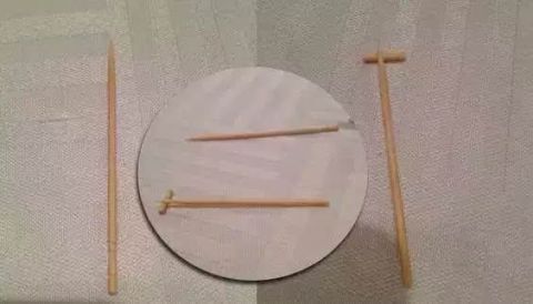 系法 别绑错了!运动鞋上最后一个小孔,原来竟是这个用处…