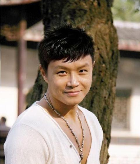 樂嘉為何突然“消失”？看看他做的這些事，就都知道了