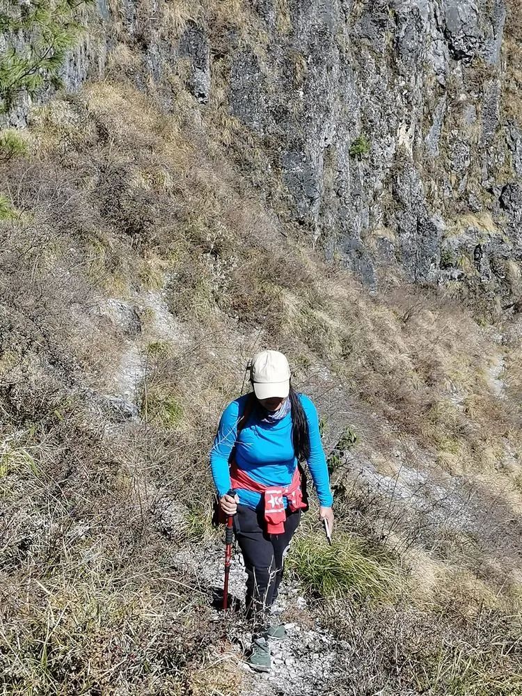 指南村|登顶东川小牯牛山——慈悲殿