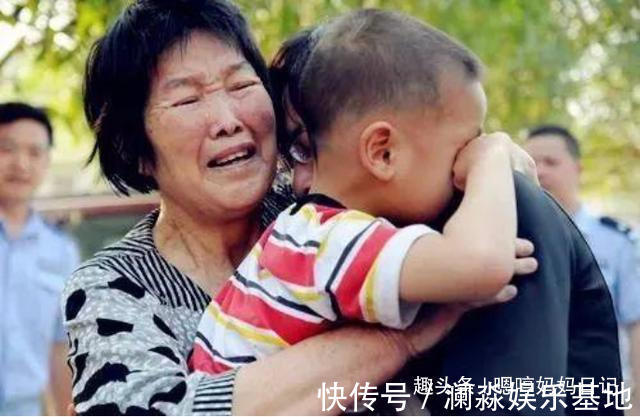 喂养|宝宝因过度喂养导致脾胃受损,宝宝出现4种表现,就不要喂了