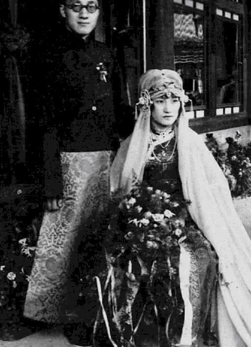 陆小曼当年到底有多美,连胡适都感叹“是一道不可不看的风景”