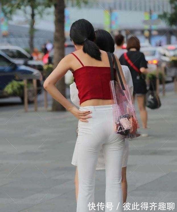 瑜伽裤|瑜伽裤穿搭在视觉上总是给人享受,减龄效果相当不错,艳压完胜