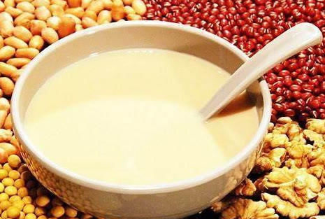 肝脏|豆浆是肝病的“发物”？医生坦言：不想肝脏报废，2物尽早拉黑