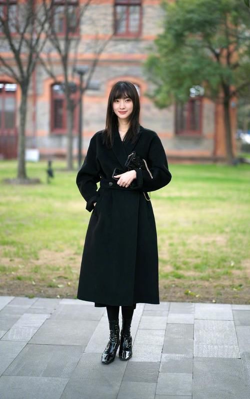 小个子穿大衣“显矮”？下面这几种穿法显高又洋气，一学就会