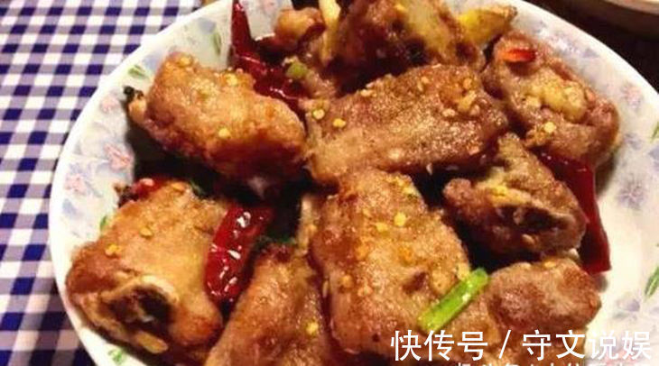 排骨|美食推荐青椒杏鲍菇，椒盐蒜香骨，蒜炒五花肉，鲜甜花甲豆腐煲