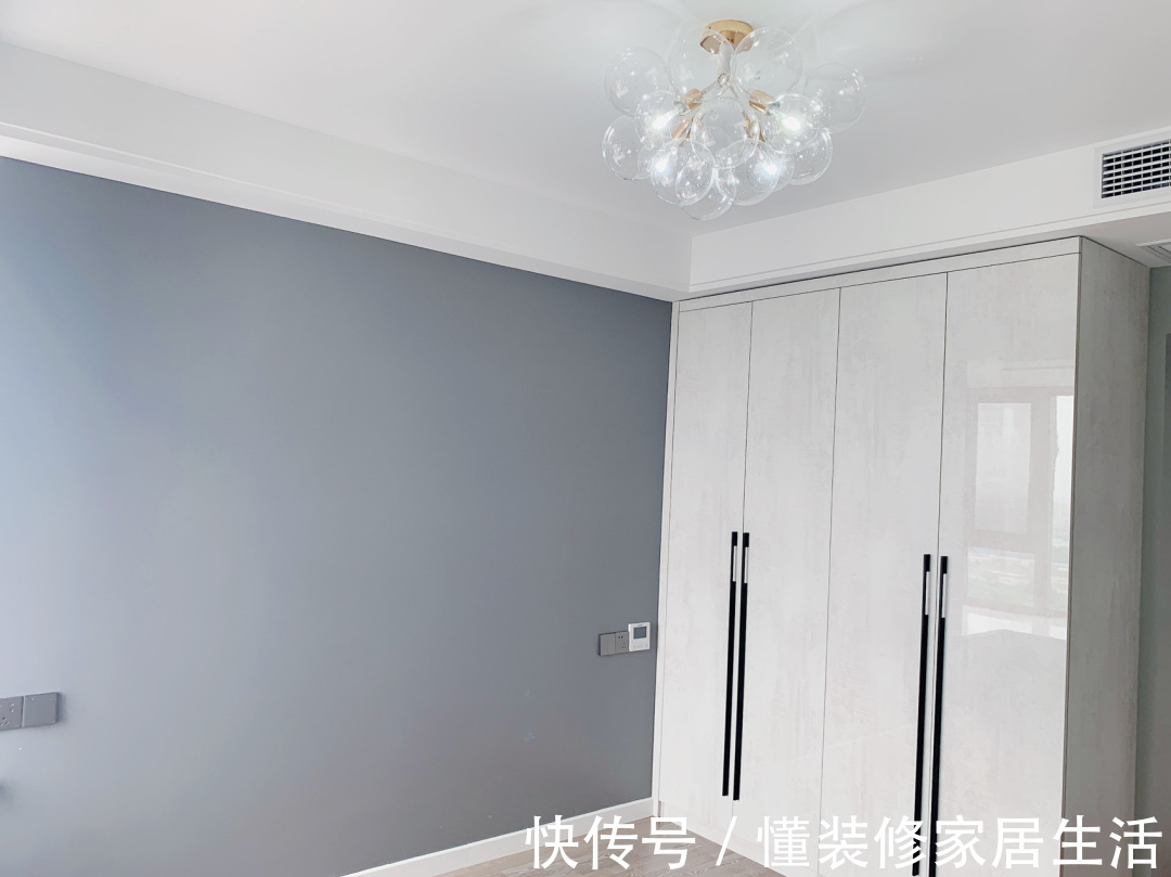 房子|第一次自己装修房子,入户就被迷住了,色调搭配清新又舒适