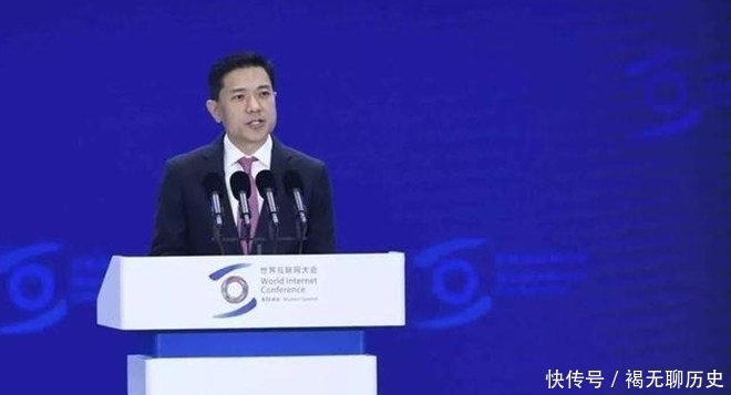 经济|李彦宏表示,未来十年是智能经济时代,我们对手机依赖会逐步降低!