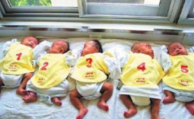 五胞胎|中国首例“5胞胎”长大了，如今已满18岁，家庭状况令人感叹