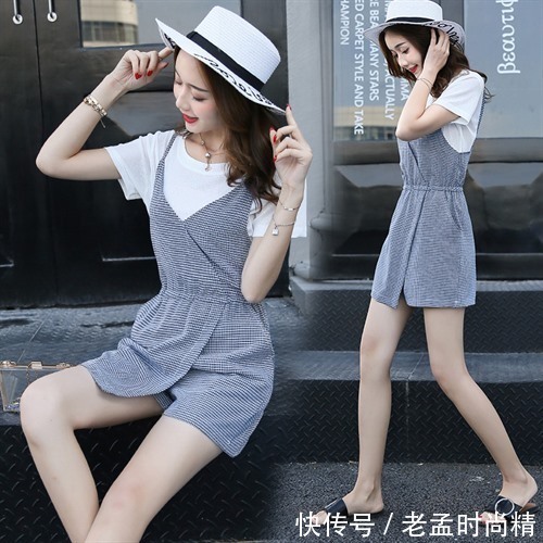 胸前 胸前口袋的设计个性十足,精致的装饰更加显示出减龄的特点。