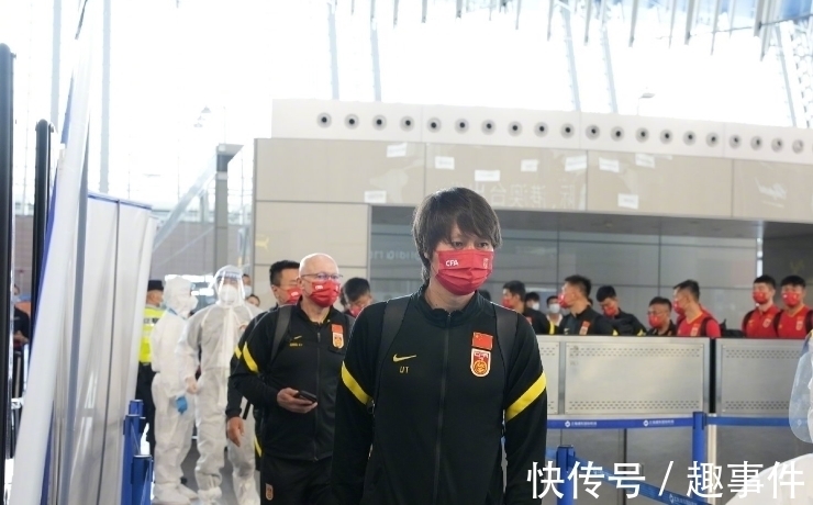 國(guó)足|李鐵連遭打擊！國(guó)足金牌助教+右路飛翼雙雙離隊(duì)