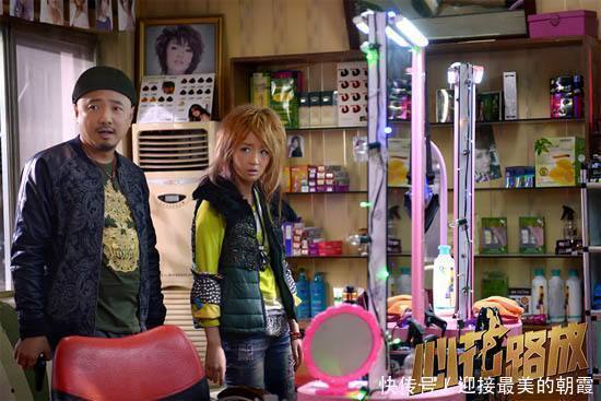 小刘|理发店暴利内幕曝光,洗发水按斤买,重金属超标,就在你身边!