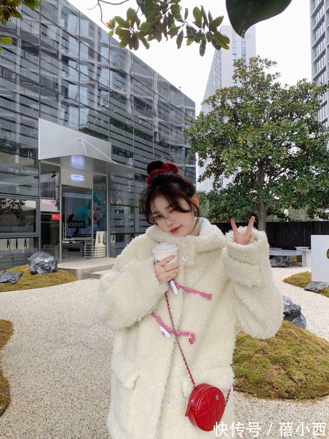 外套 给时尚做减法,这一季爱上“羊羔毛”外套穿搭,有点慵懒有点腔调